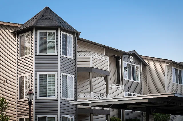 The Octagon Tower Apartments l Upscale Parkland Apartments for Rent l Tacoma, WA l Nantucket Gate