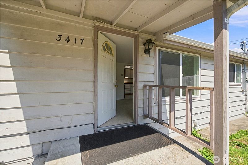 3rd image of 3417 232nd Street SW
