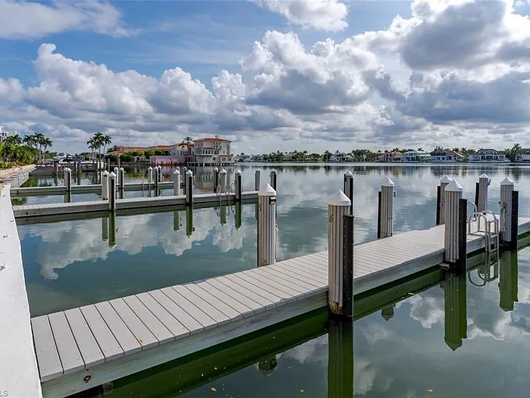 3450 Gulf Shore Blvd N #210 — Photo 35