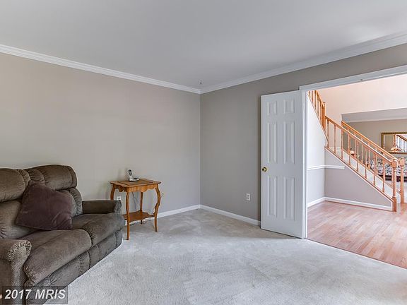 5th image of 6715 Crystal Lake Dr