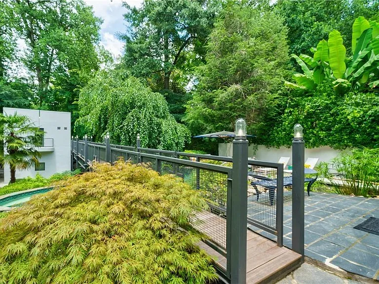114 Lindbergh Dr NE — Photo 42