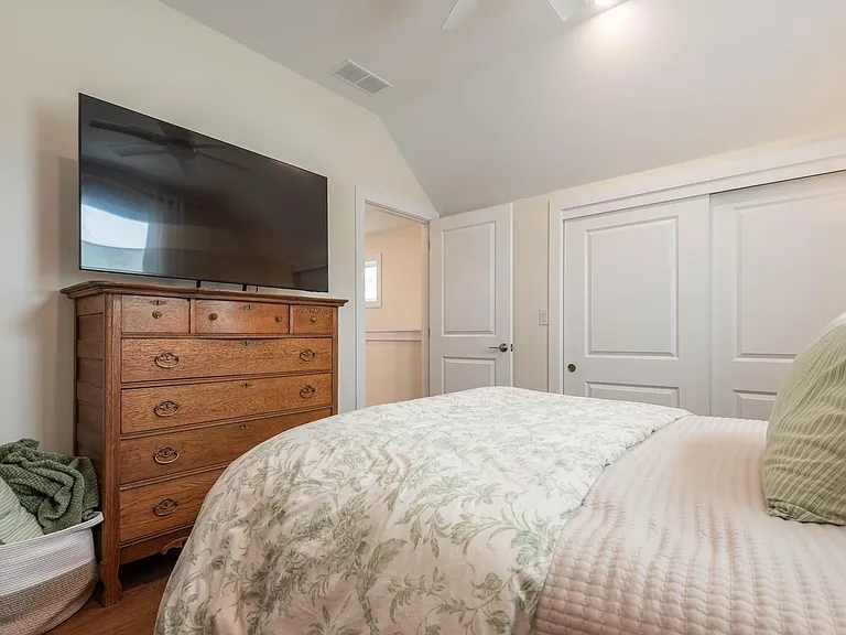 1270 E Short St — Photo 23
