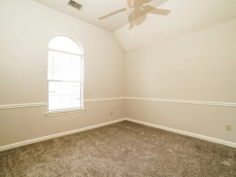 5618 Heather View Dr — Photo 13
