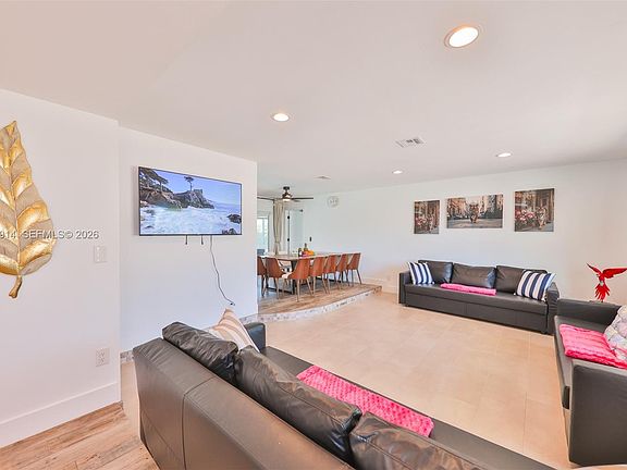2nd image of 209 Bayshore Dr