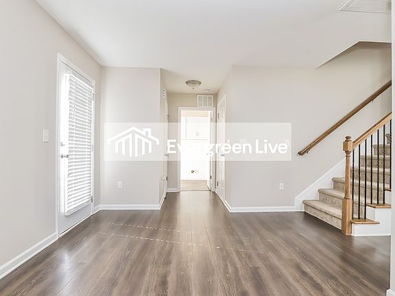5th image of 241 Sedge Meadow Dr