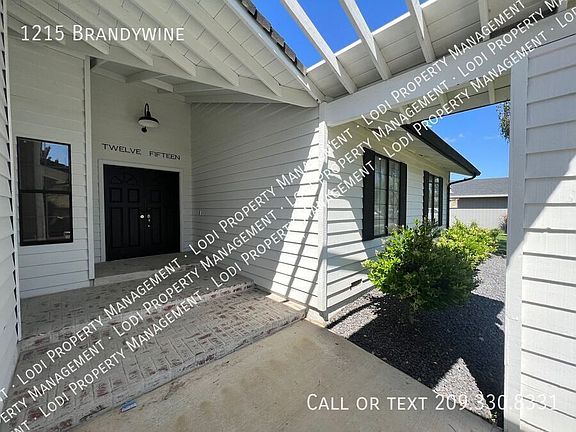 3rd image of 1215 Brandywine Dr