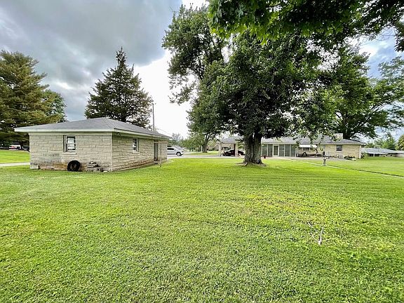 5th image of 501 Young St