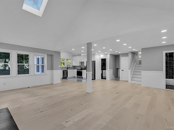 3rd image of 221 Locust Road