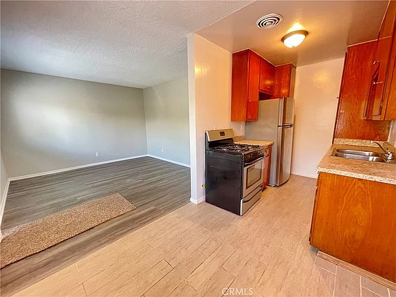 5th image of 9716 Laurel St #2