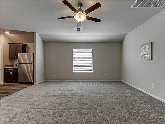 5th image of 1717 Amaranth Ln