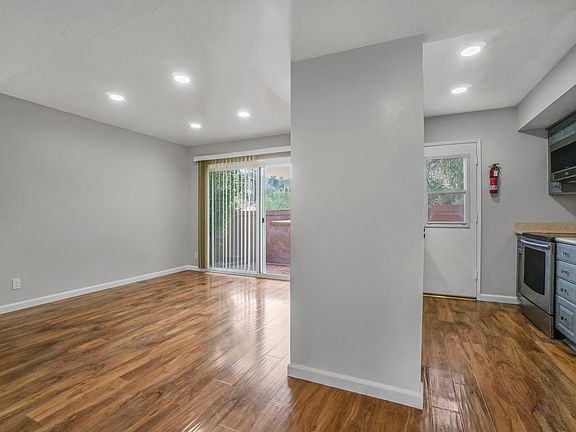 3rd image of 3974 Tarrytown Ln
