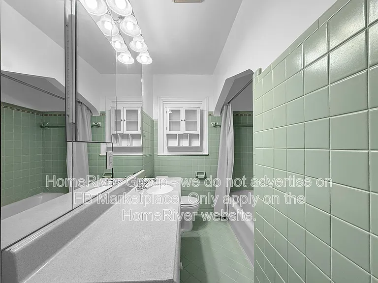 1531 E 20th St — Photo 15