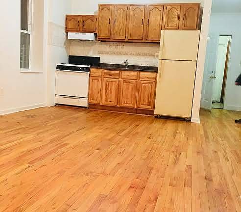 3rd image of 190-02 Guy R Brewer Blvd Floor 2R-2