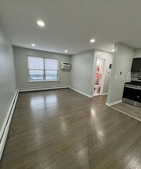 920 Spofford Ave #3 — Photo 2