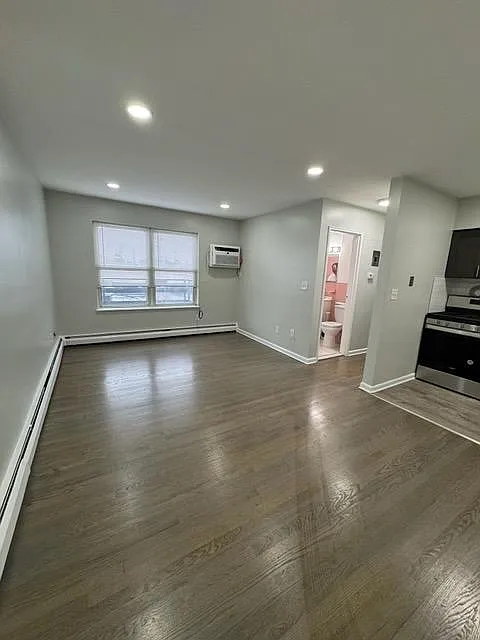 Building Photo - 920 Spofford Ave #3