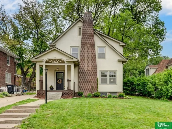 111 S 50th St, Omaha, NE 68132