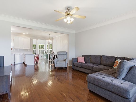 4th image of 1503 Chapman Ln