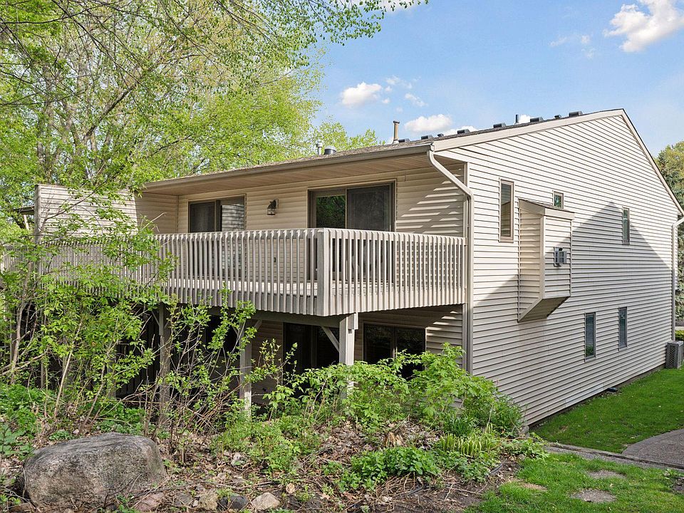 1st image of 64 Garden Dr