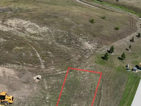 4021 Platinum St, Bismarck, ND 58503