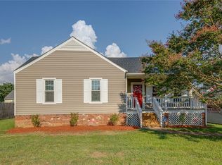 1709 Meadow Farm Dr, North Chesterfield, VA 23225