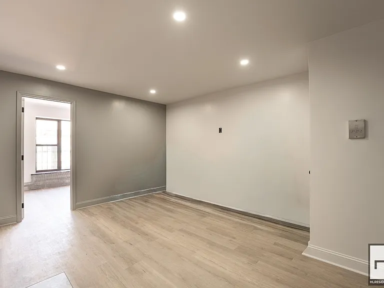 103 Essex St #2RF — Photo 7