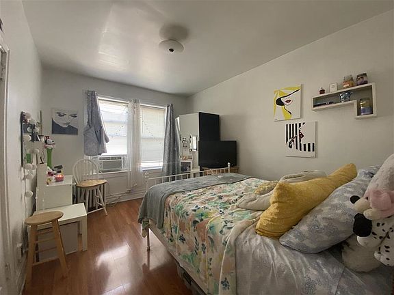 4th image of 124 Storms Ave APT 4G