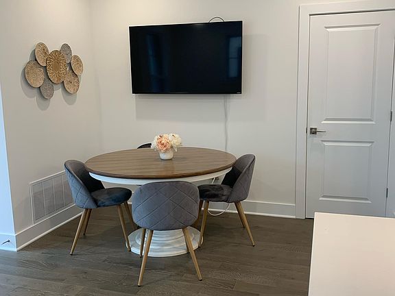 4th image of 1312 Forsythe Ave