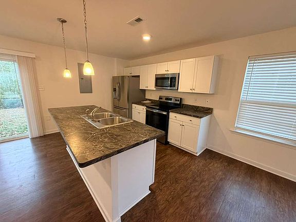 4th image of 1501 Stonewall Manor Dr #1