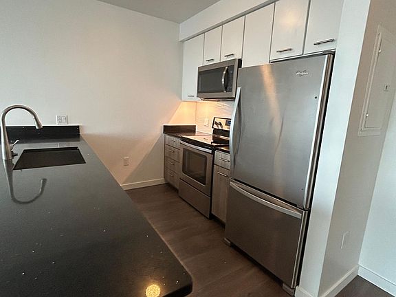 5th image of 1100 E Bayaud Ave #2107