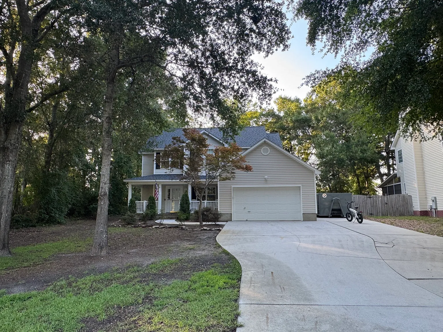 147 Bayshore Dr — Photo 1