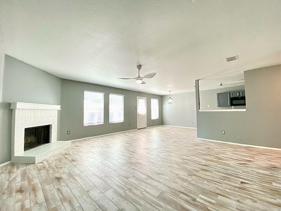 5th image of 1613 Hickory Creek Ln