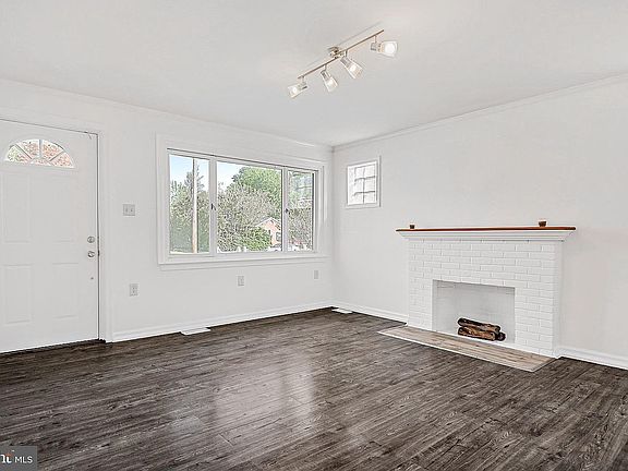 2nd image of 3714 Green St
