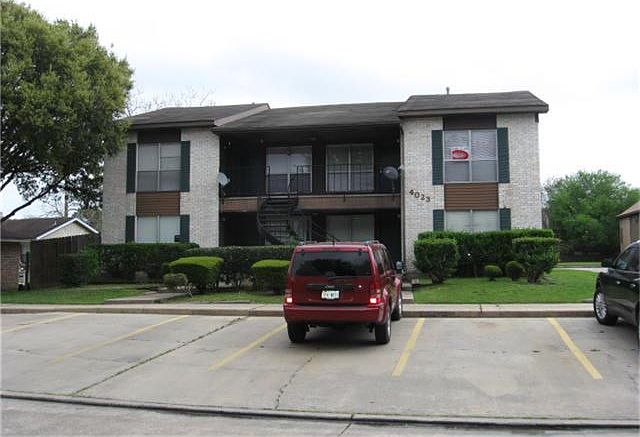 1st image of 4023 Briarglen Dr APT 3