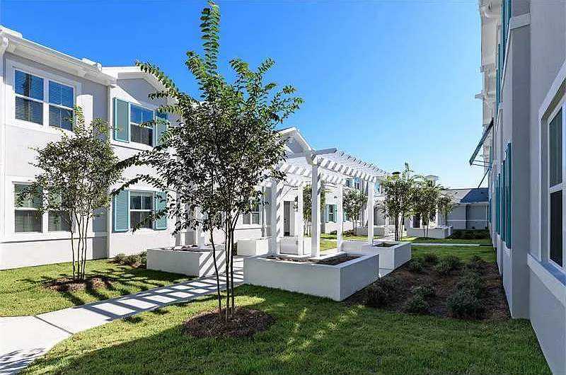 1 bed, 750 sqft, $634 — Photo 1