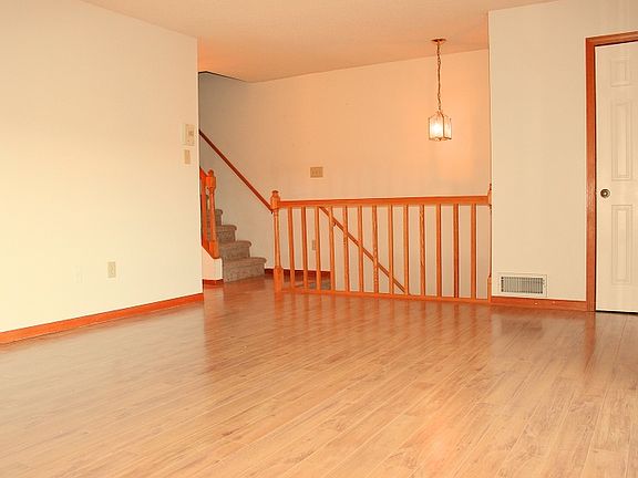 3rd image of 16 Amherst Ct #1108
