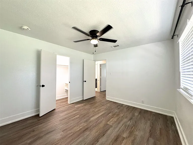 547 County Road 949E — Photo 16