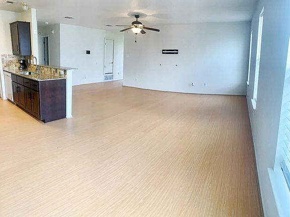 4th image of 4406 Fieldcrest Dr