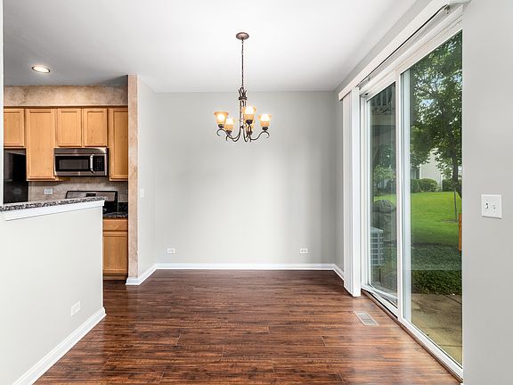 5th image of 2936 Kentshire Cir