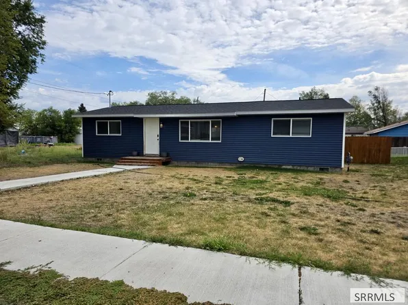 660 S 2nd St E, Saint Anthony, ID 83445
