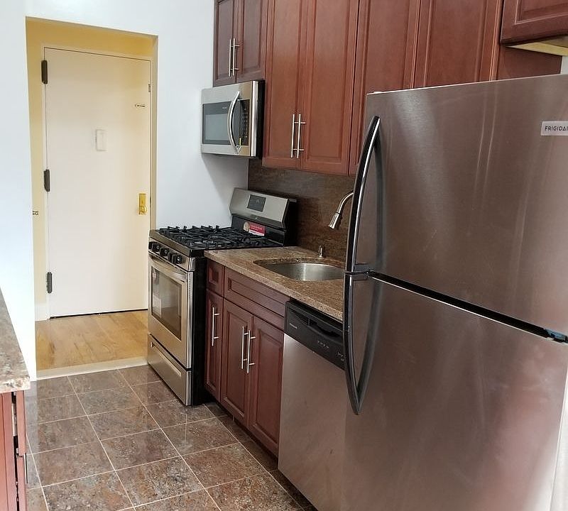 1st image of 150 Crown St APT B22