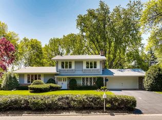 15427 Holdridge Rd E, Wayzata, MN 55391