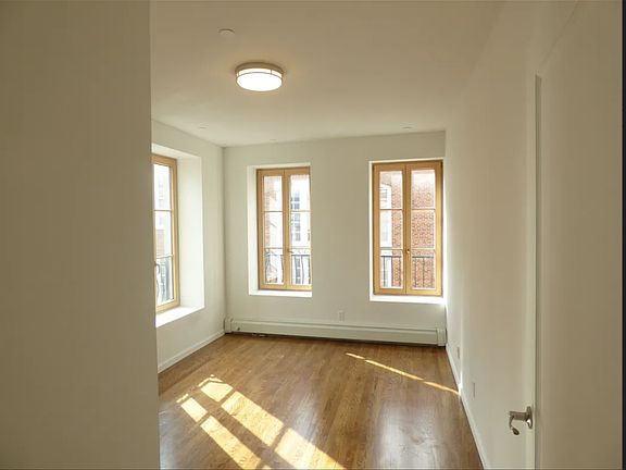 5th image of 145 Mulberry St #Penthouse E