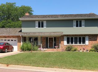 402 W 6th St, Wall Lake, IA 51466