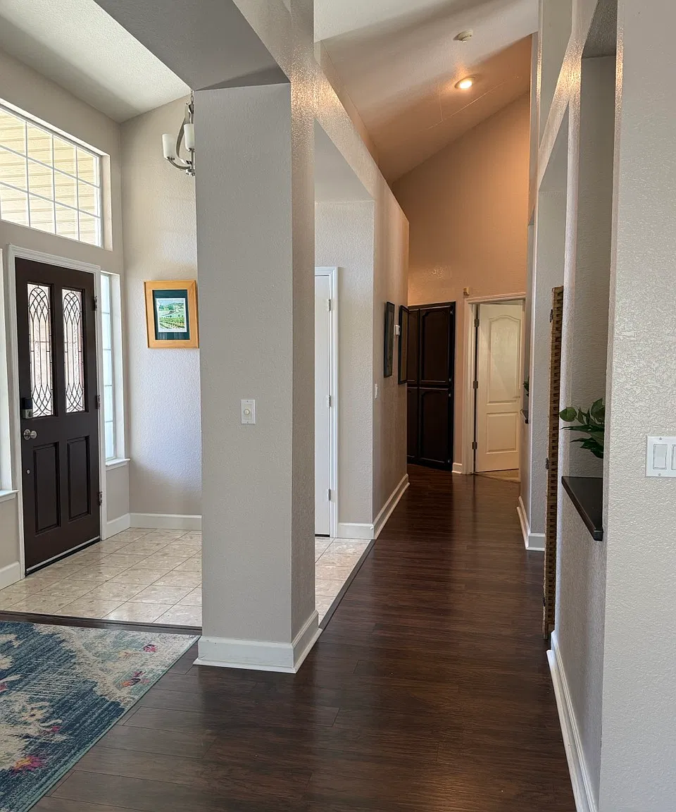 4 bed, 2100 sqft, $1,100 — Photo 2