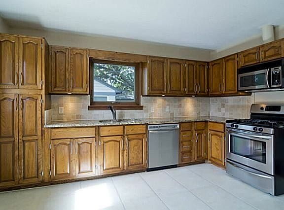 4th image of 3049 Westforest Dr