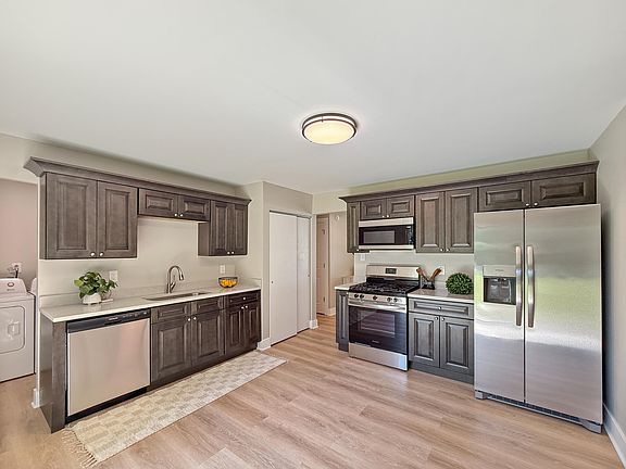 5th image of 511 S 22nd St