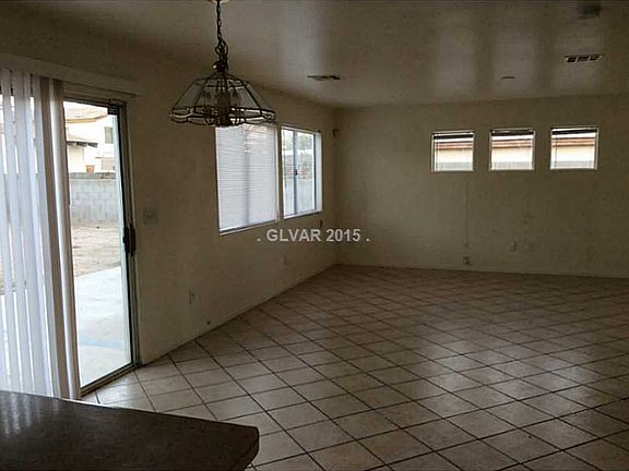 4th image of 3852 King Palm Ave