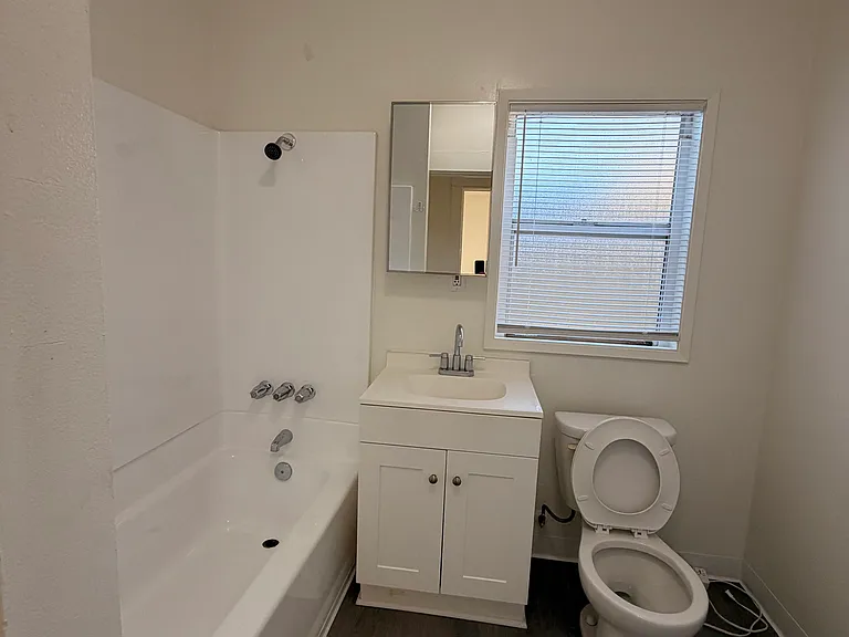 403 W Amerige Ave #2 — Photo 8