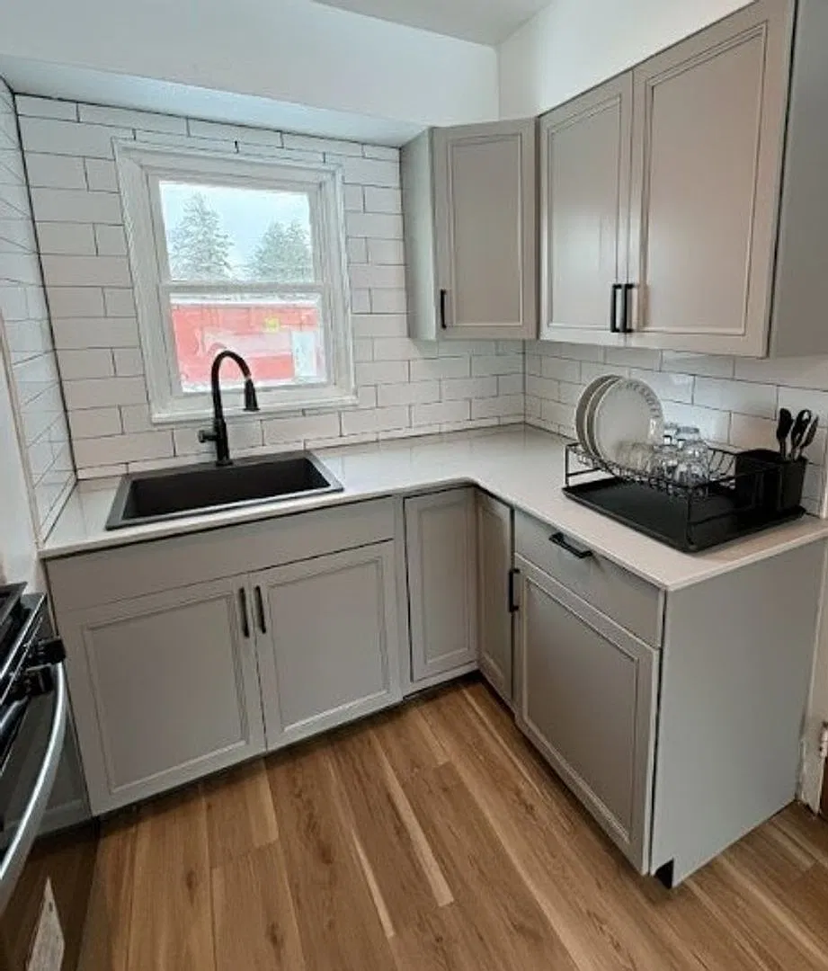 248 - 254 Parkview Blvd — Photo 4