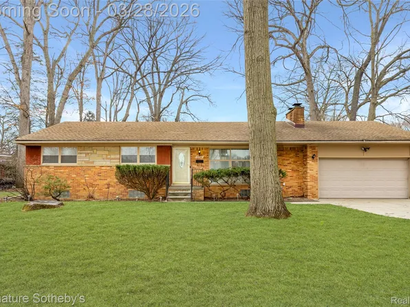 19341 Nadol Dr, Southfield, MI 48075